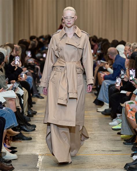 burberry drop time|burberry fashion news.